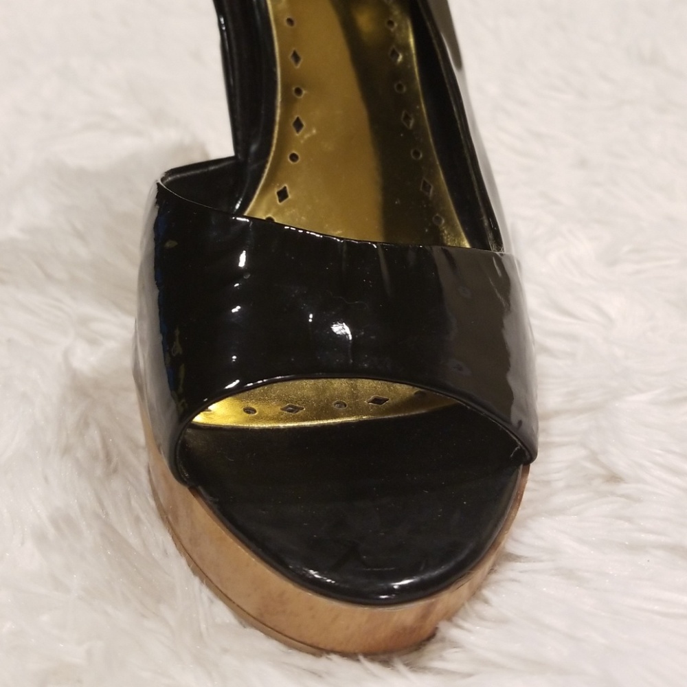 High Heels - Picture 2 of 3